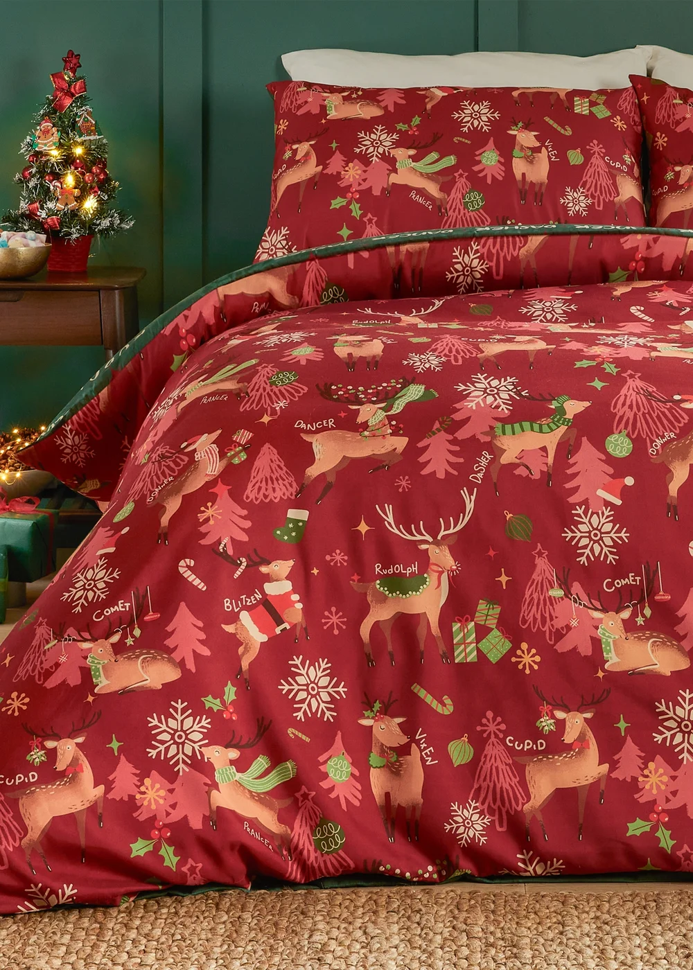 Duvet Day Sleigh Team Soft Touch Red Duvet Set - Single Image 2