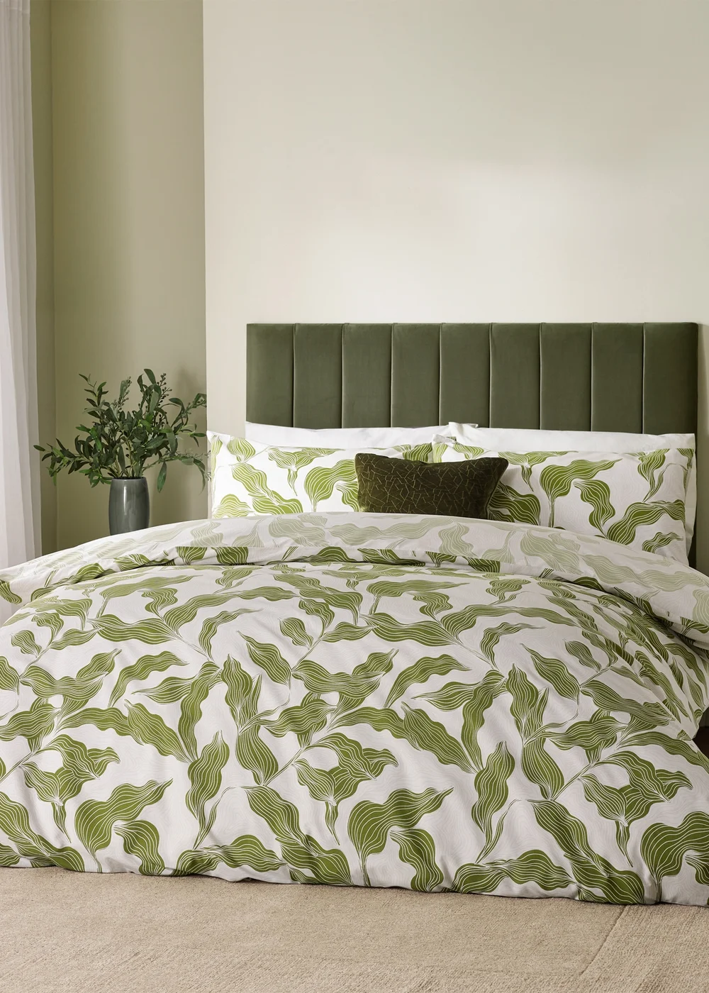 Hoem Lauro Printed Reversible Olive Duvet Set - Single Image 1