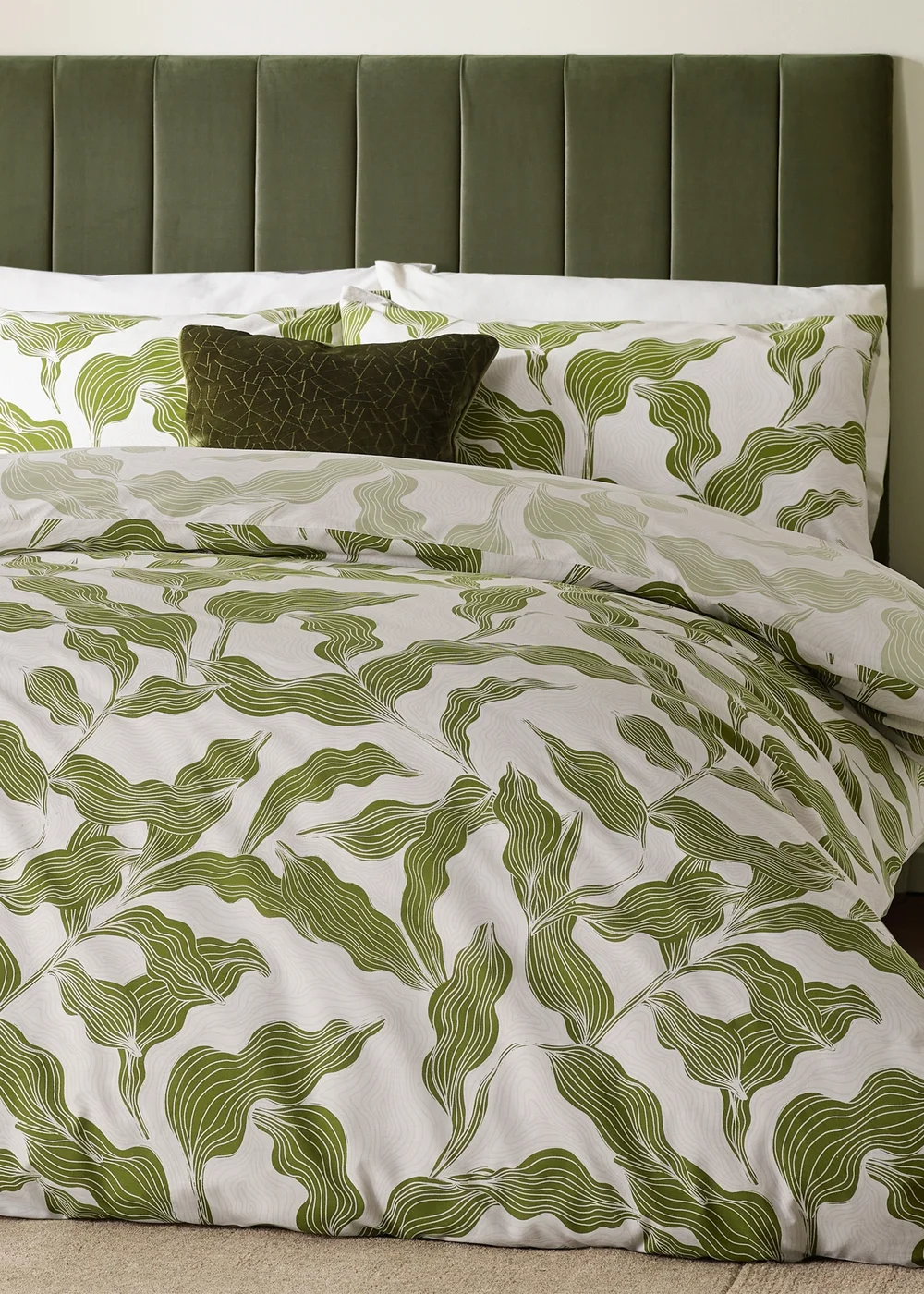 Hoem Lauro Printed Reversible Olive Duvet Set - Single Image 3