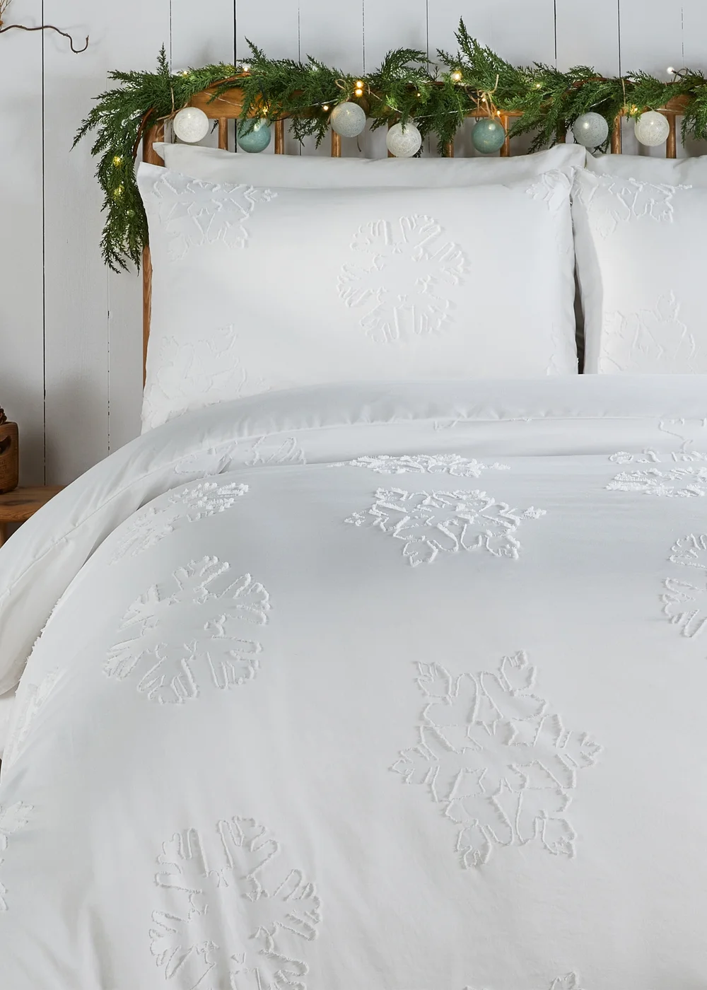 Duvet Day Snow Crystal Tufted Soft Touch White Duvet Set - Single Image 3