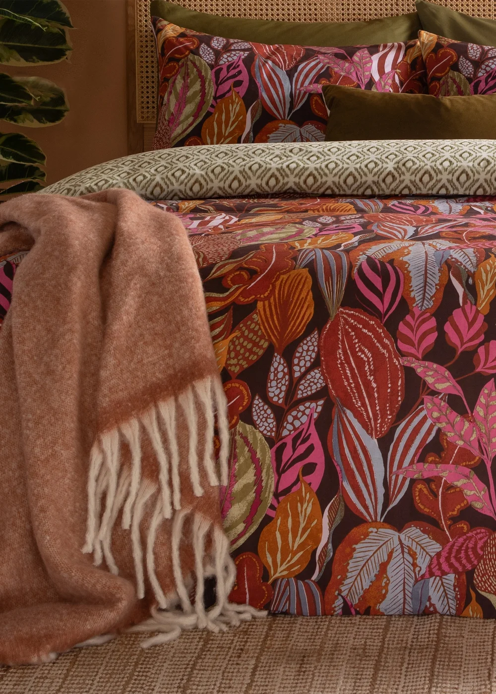 Furn Utopia Printed Reversible Copper Glow Duvet Set - Single Image 3