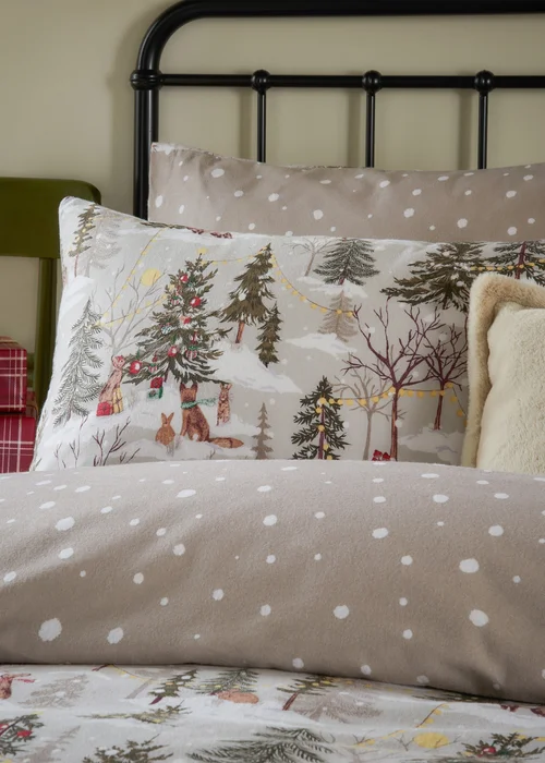 Furn Forest Festivities Printed Natural Duvet Set - Single Image 2