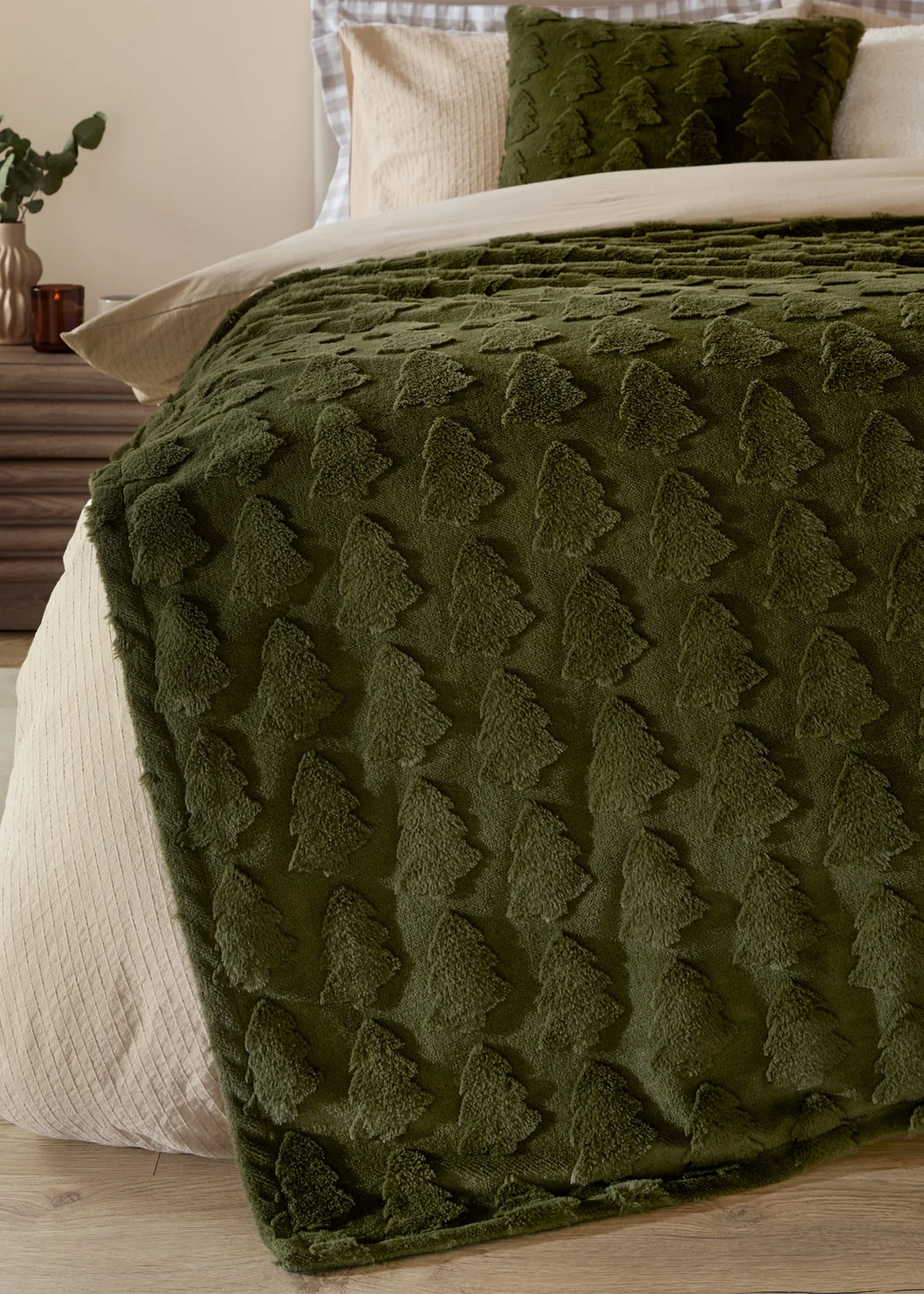 Furn Pines Faux Fur Forest Green Throw - 200cm Image 2