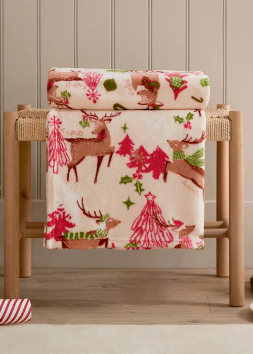 Duvet Day Sleigh Team Printed Fleece Multi Throw - 130cm x 150cm Image 1