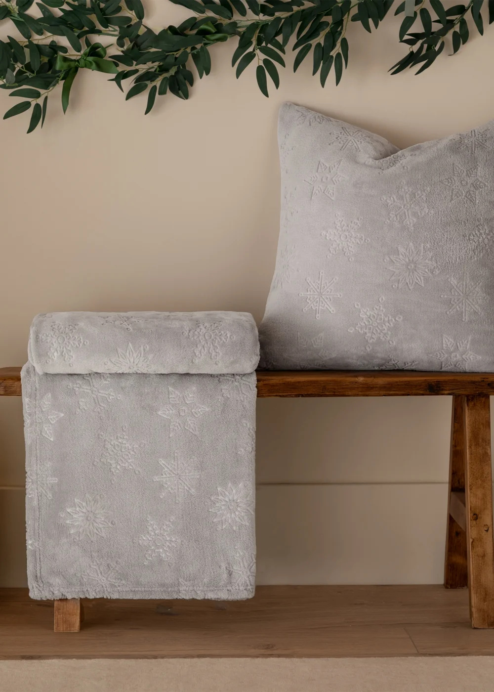 Furn Snowflakes Soft Flannel Fleece Grey Throw - 140cm x 180cm Image 5