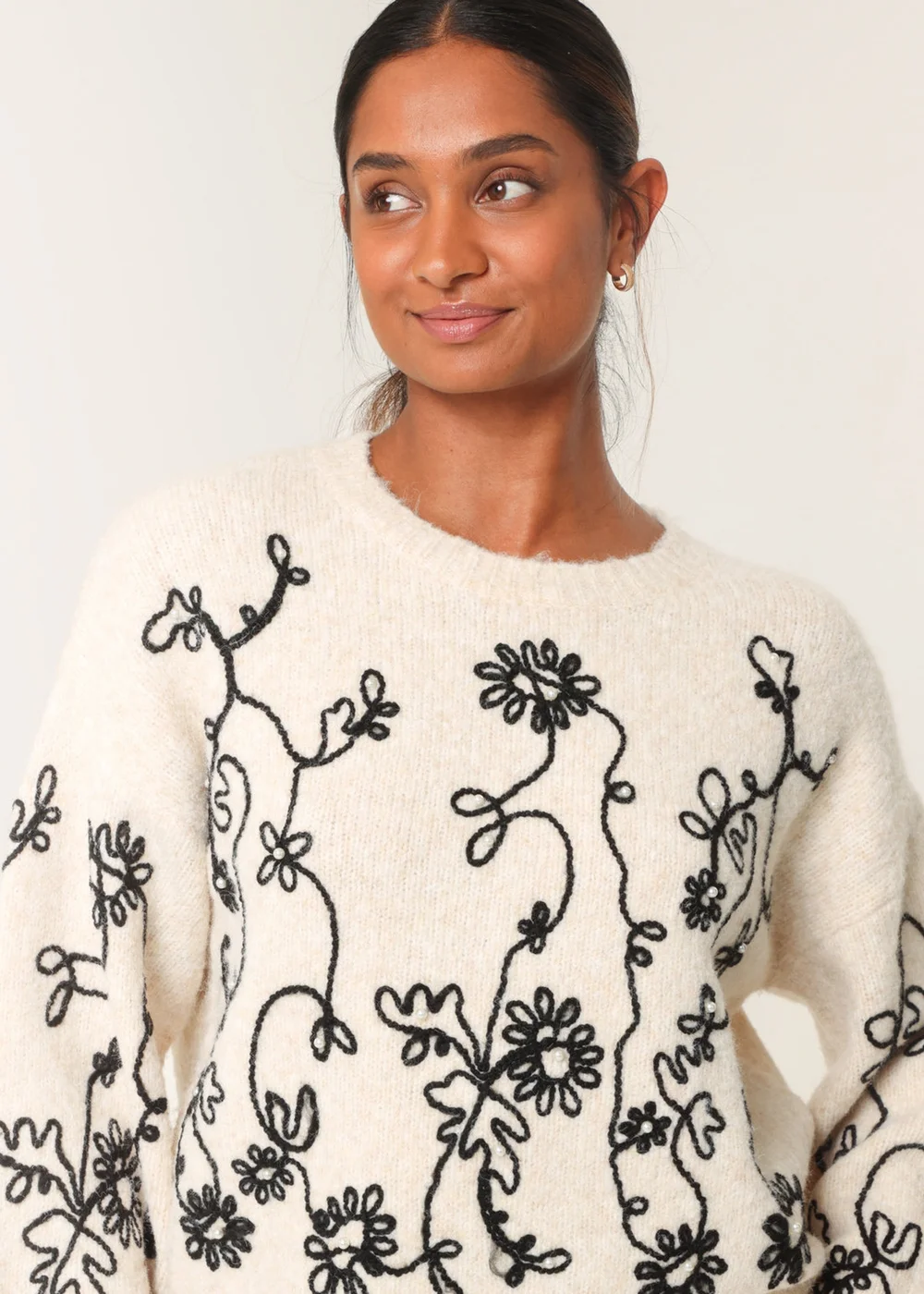 Blue Vanilla Stone Floral Embroidery Jumper - M/L Image 2