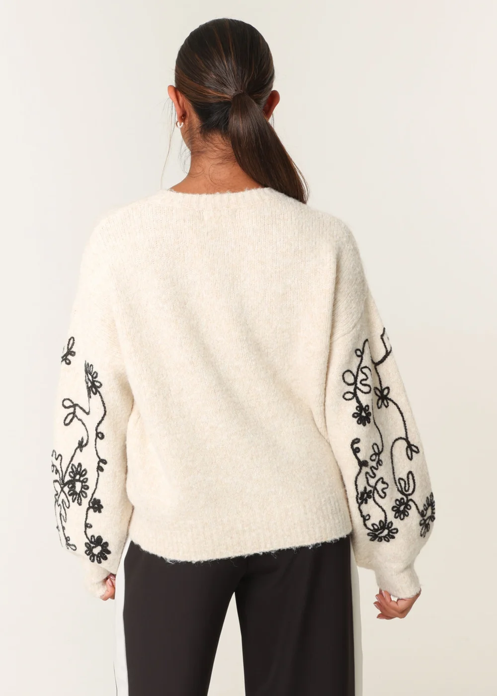 Blue Vanilla Stone Floral Embroidery Jumper - M/L Image 5