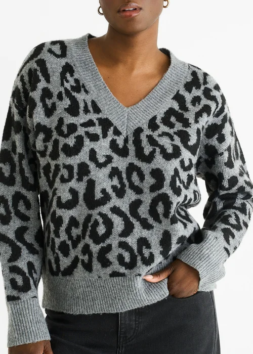 Gini London Grey Animal V Neck Short Knit Jumper - Medium/Large Image 3