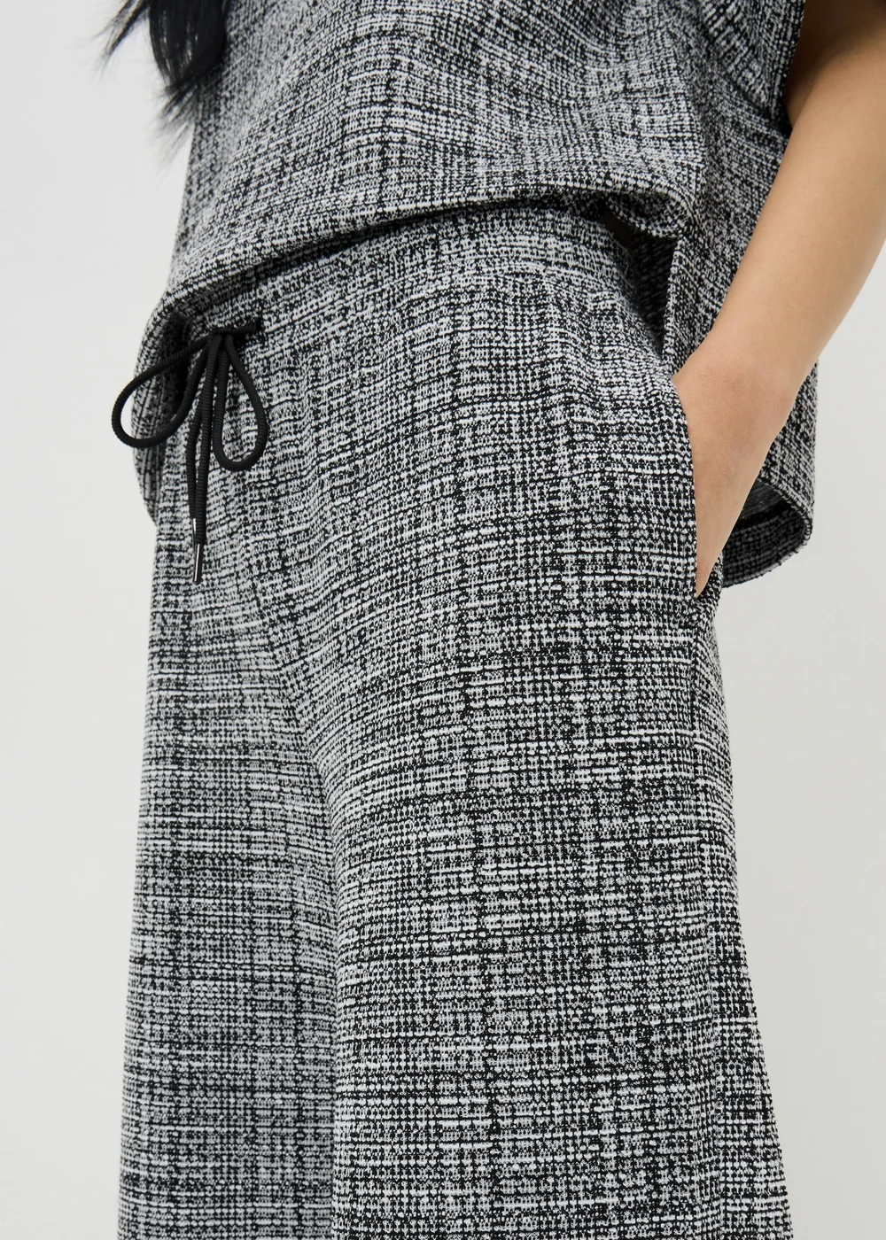 Black Textured Wide Leg Co Ord Trousers - 22/L33 Image 2