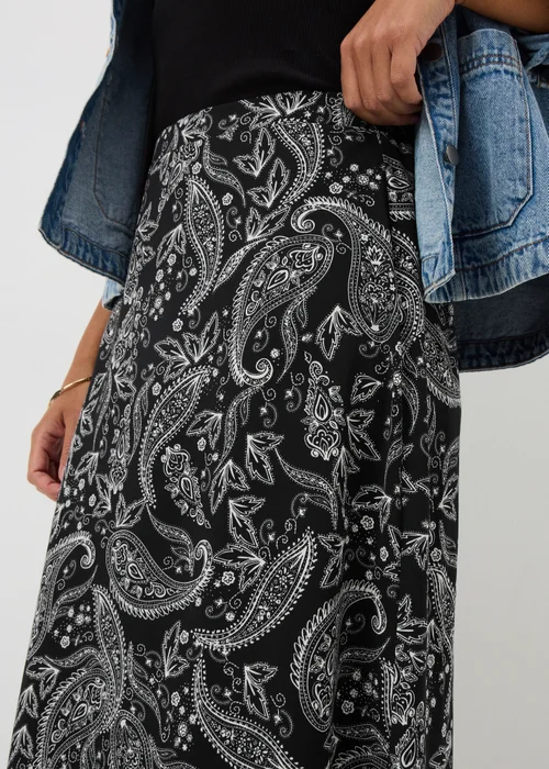 Black Paisley Flared Hem Skirt - 28 Image 2