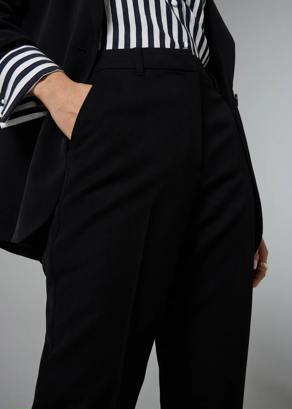 Et Vous Black Long Tapered Trousers - 18/L33 Image 2