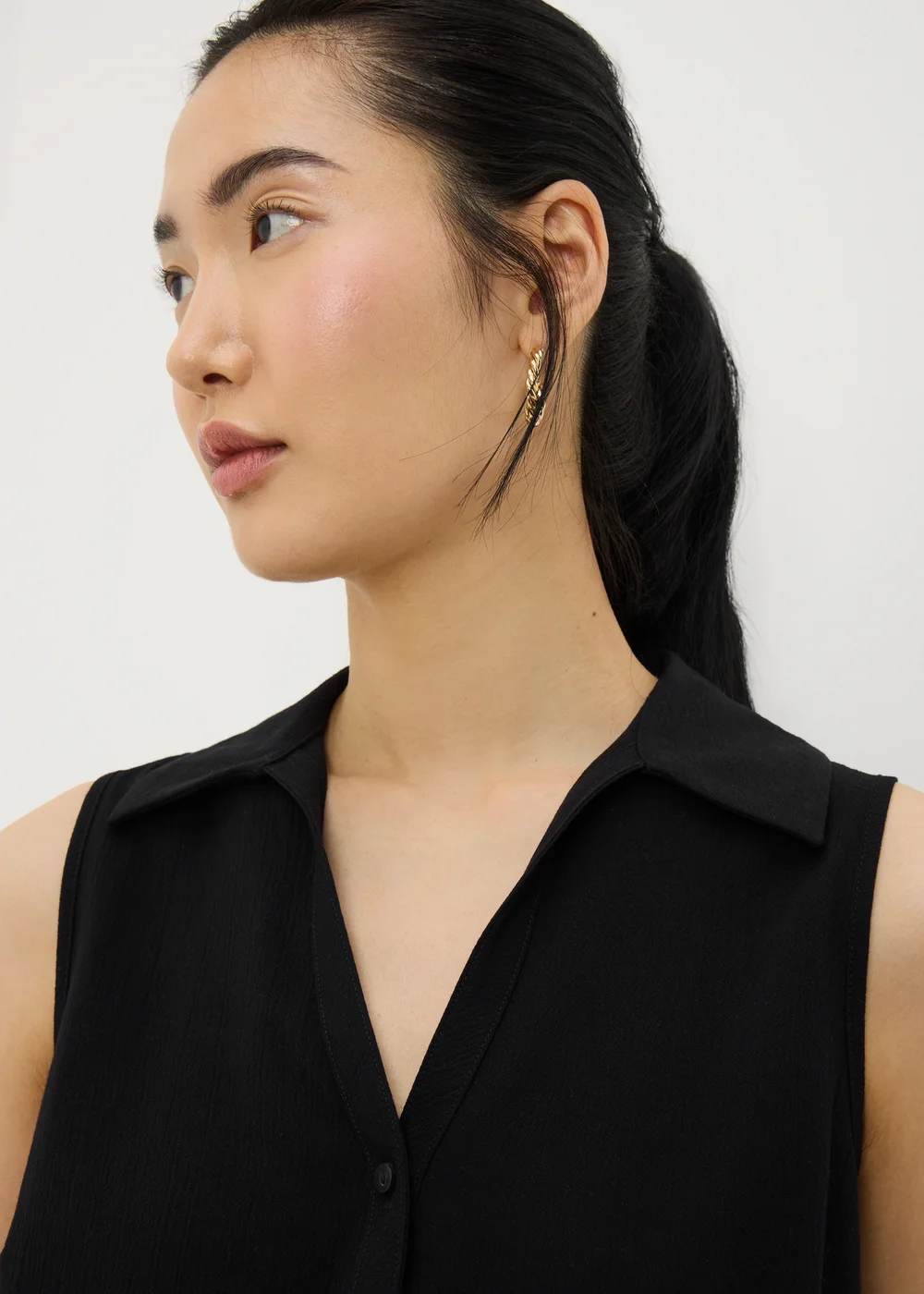 Black Sleeveless Clipper Shirt - 28 Image 1