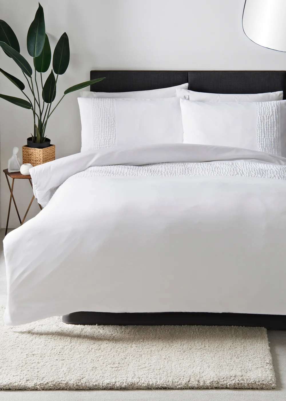 White Grid Pinsonic Duvet Set - Single Image 1