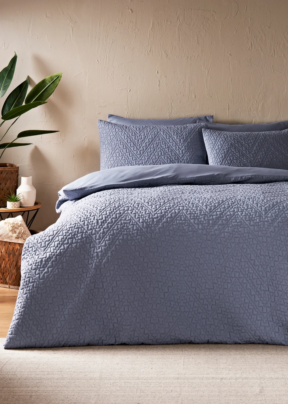 Blue Zigzag Quilted Duvet Set - Double Image 1