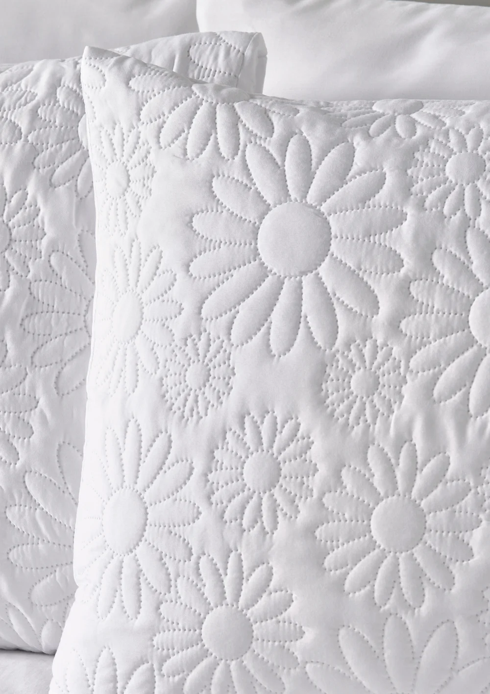 White Flower Quilted Duvet Set - Single Image 2