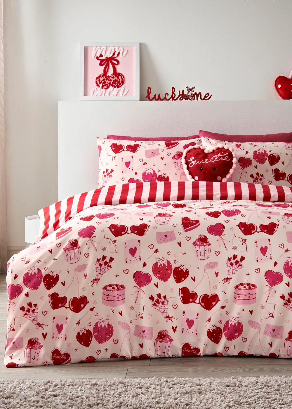 Pink Valentine’s Heart Cake & Strawberry Duvet Set - Single Image 1