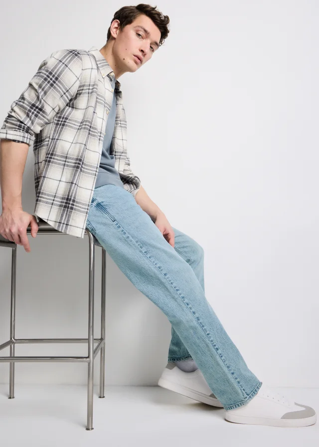 Vintage Light Wash Straight Fit Jeans