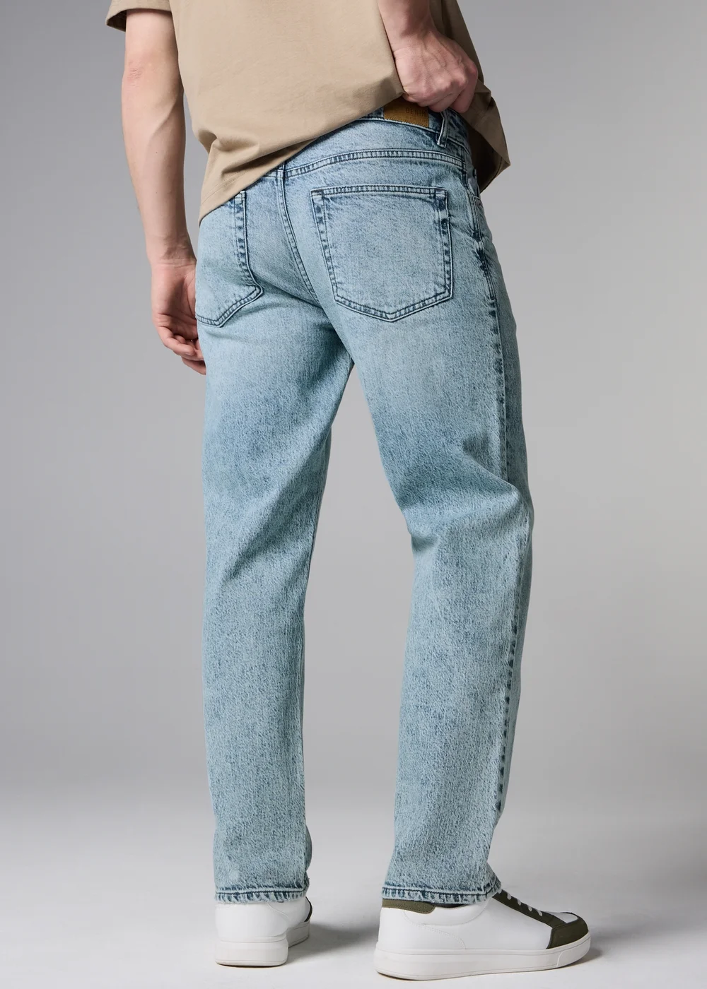 Light Wash Slim Fit Jeans - 36 L Image 3