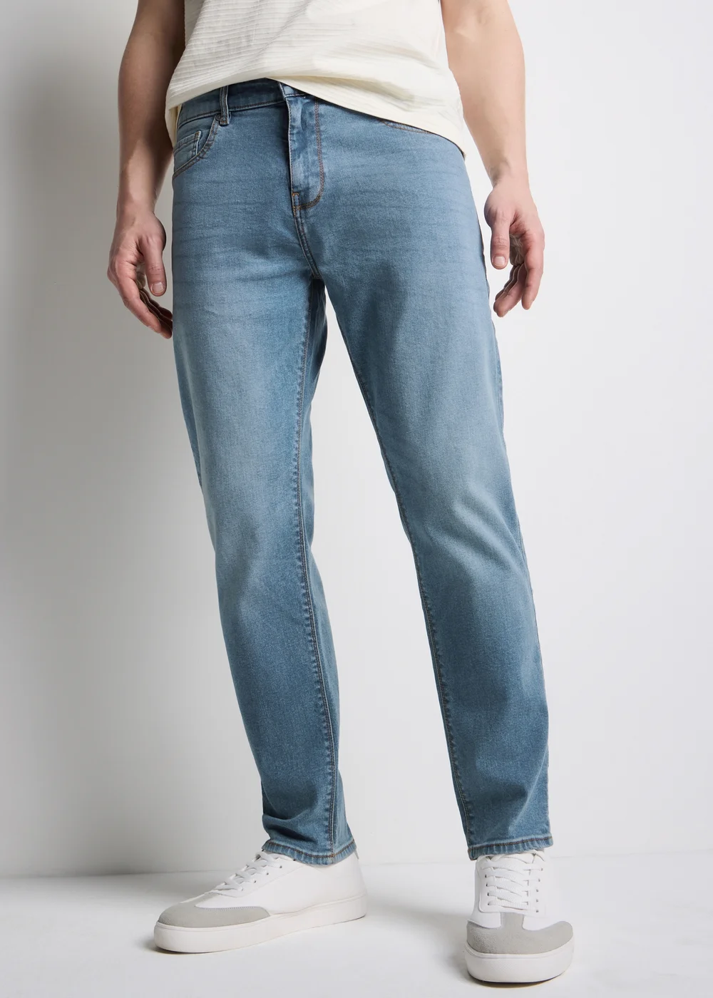 Mid Wash Tapered Fit Jeans - 34 L Image 3