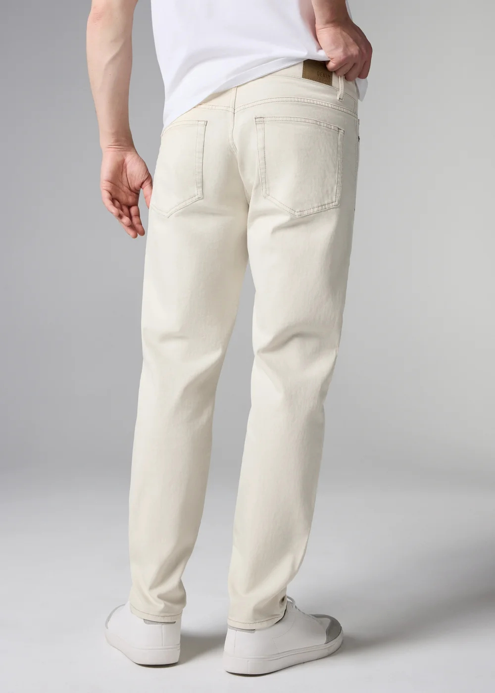 Ecru Tapered Jeans - 40 S Image 4