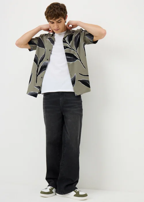 Sage Green Smart Leaf Pritned Shirt - 2XL Image 2