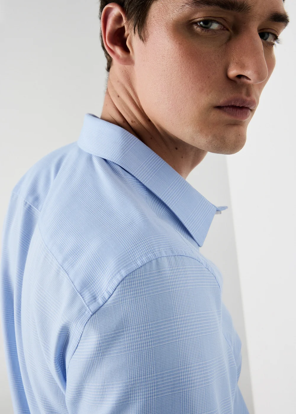 Taylor & Wright Blue Prince of Wales Check Short Sleeve Shirt - S Image 3