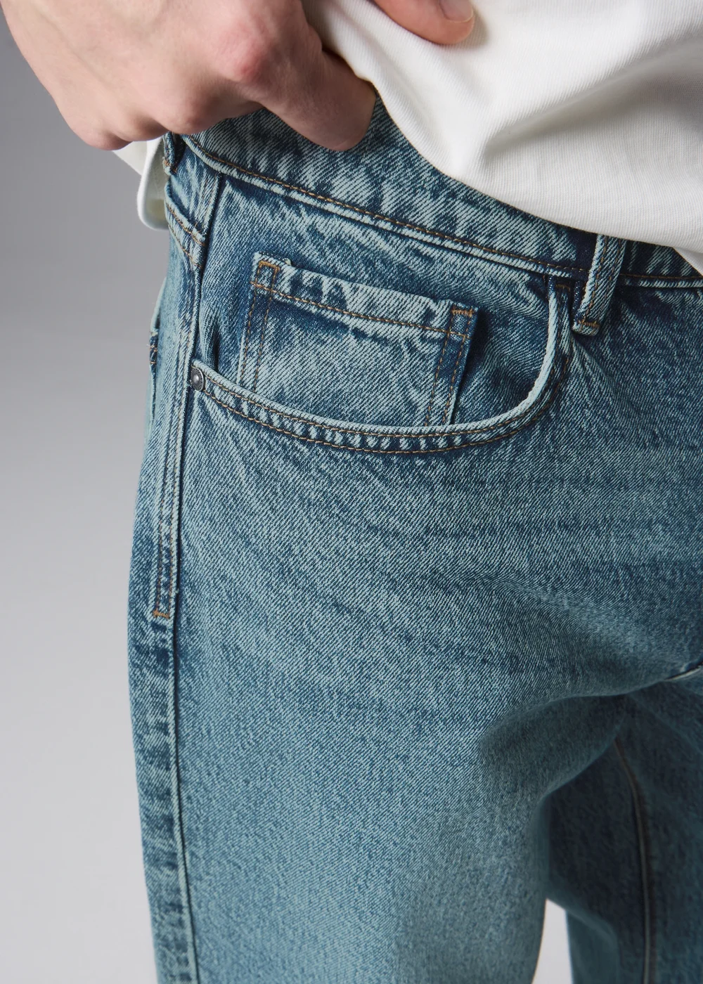 Green Wash Loose Fit Jeans - 30 S Image 5