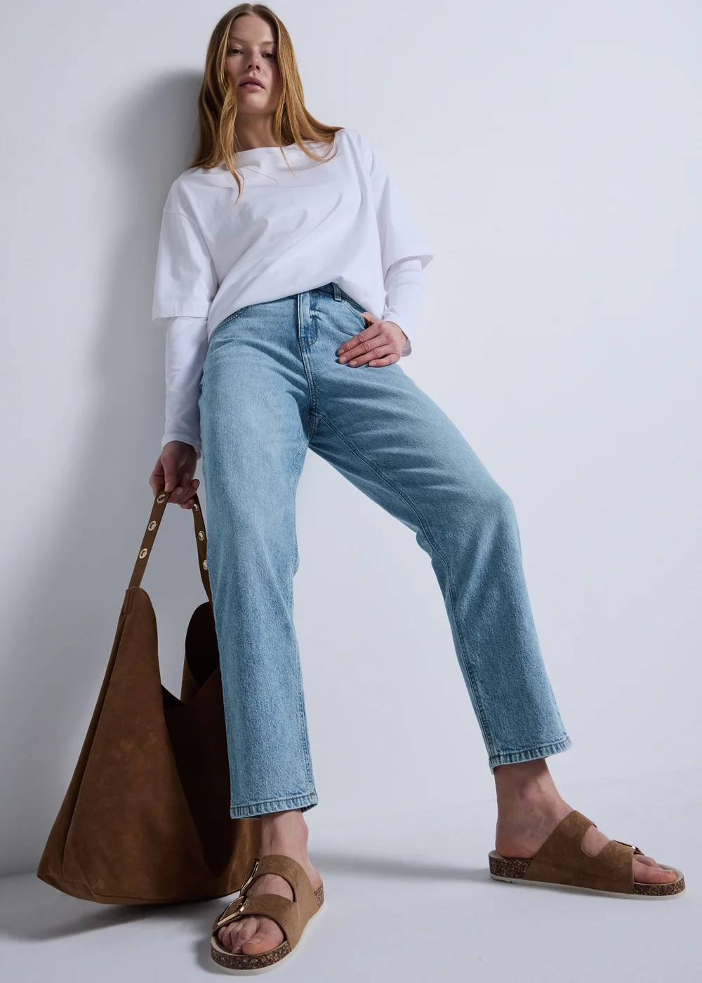 Light Wash Ava Mom Jeans - 8/L29 Image 2