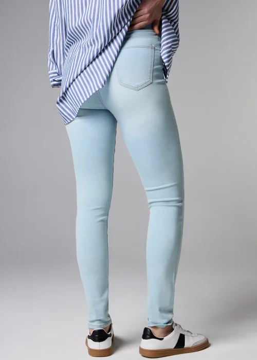 Rosie Light Wash Cropped Jeggings - Size 8 Image 1