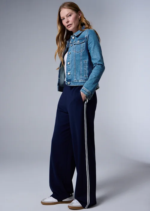 Mid Wash Stretch Denim Jacket - 8 Image 3