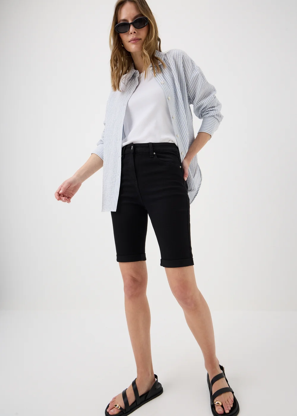 Black Knee Length Denim Shorts - Size 8 Image 1