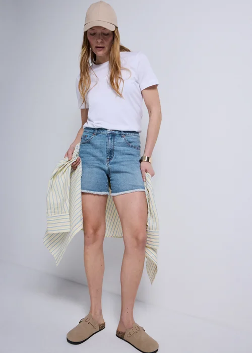 Light Wash Stretch Frayed Hem Denim Shorts - 22 Image 2