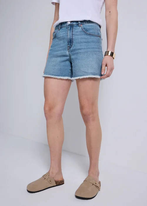 Light Wash Stretch Frayed Hem Denim Shorts - 22 Image 3