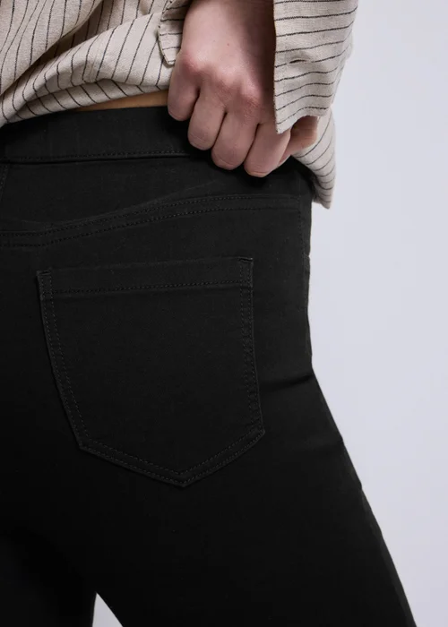 Black Rosie Stretch Knee Length Denim Shorts - 8 Image 4