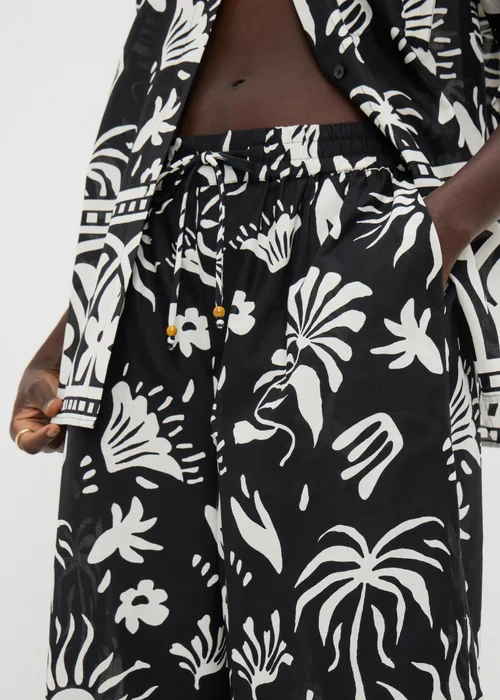 Black & White Border Print Co Ord Beach Trousers - M Image 2
