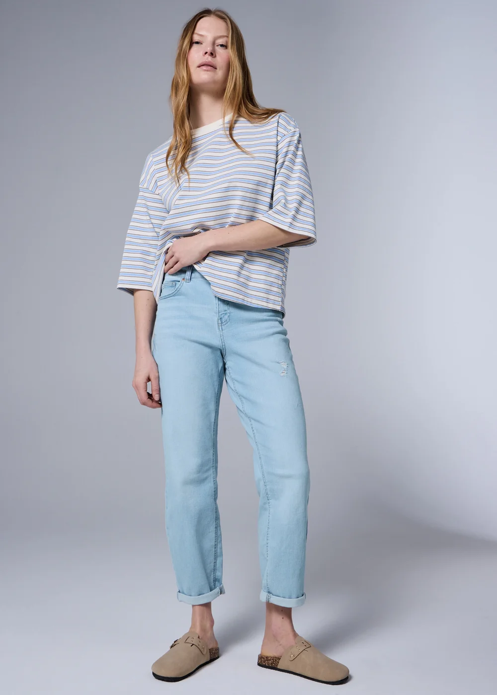 Light Wash Riley Stretch Mid Rise Boyfriend Jeans - 16 Image 1