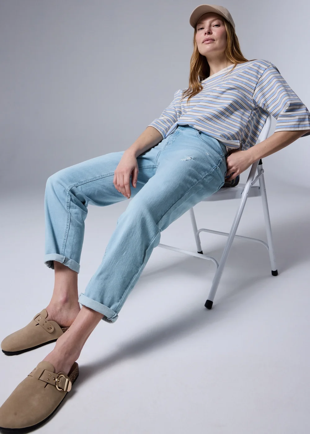 Light Wash Riley Stretch Mid Rise Boyfriend Jeans - 16 Image 2