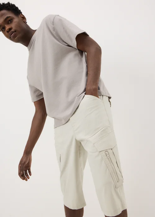 Bone 3/4 Length Cargo Shorts - 30 Image 1