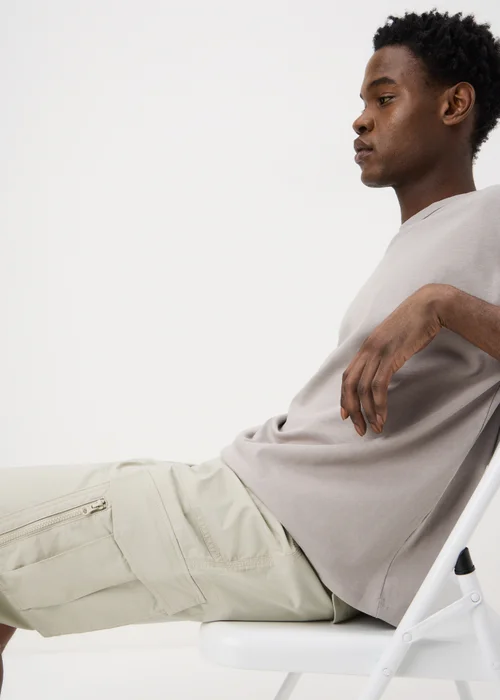 Bone 3/4 Length Cargo Shorts - 30 Image 2