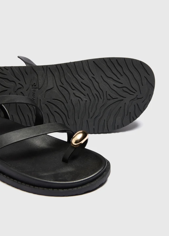 Black Toe Loop Sandals