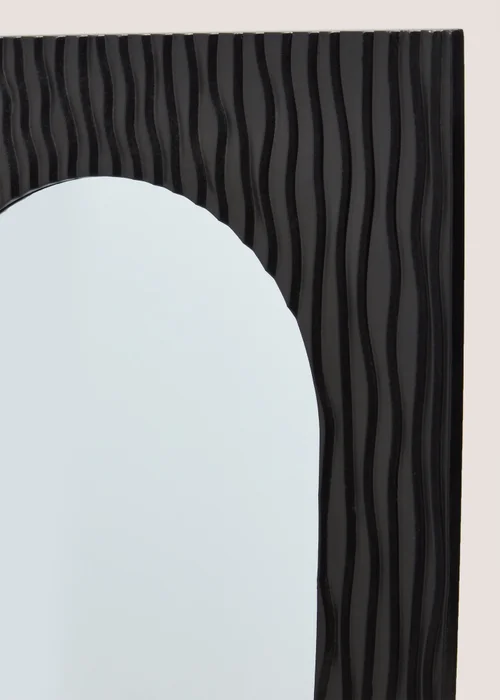 Black Ribbed Mirror Image 2
