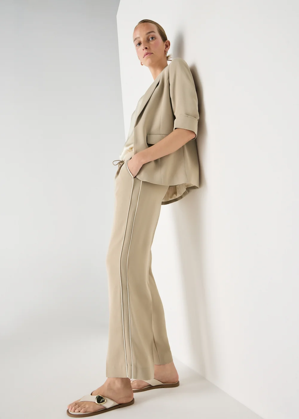 Et Vous Camel Side Stripe Straight Trousers - 22/L31 Image 1