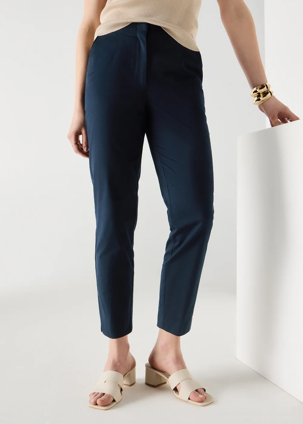 Et Vous Navy Ankle Grazer Slim Fit Trousers (Long Length) - Size 08 33 leg Image 2