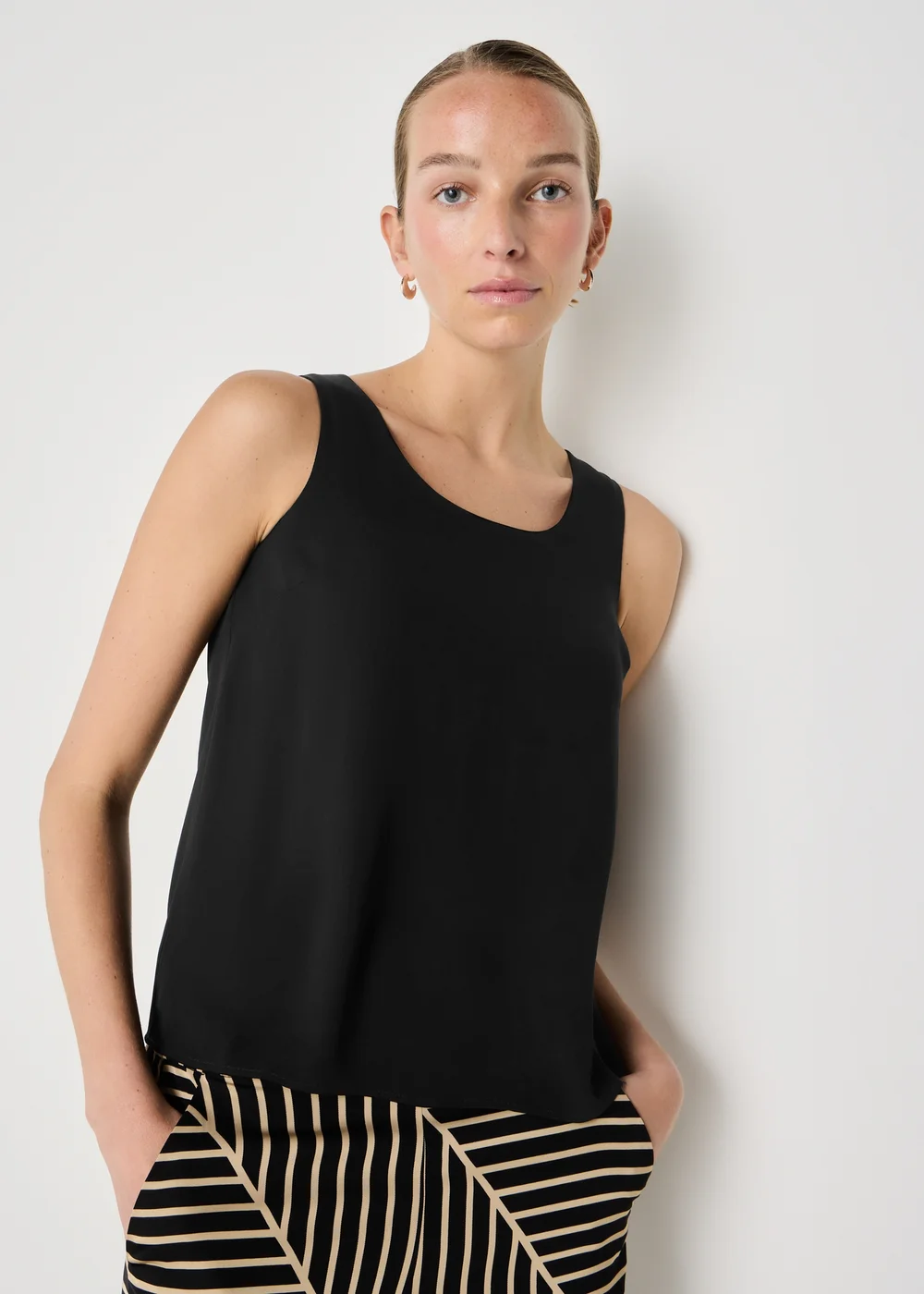 Et Vous Black Vest Top - 8 Image 1