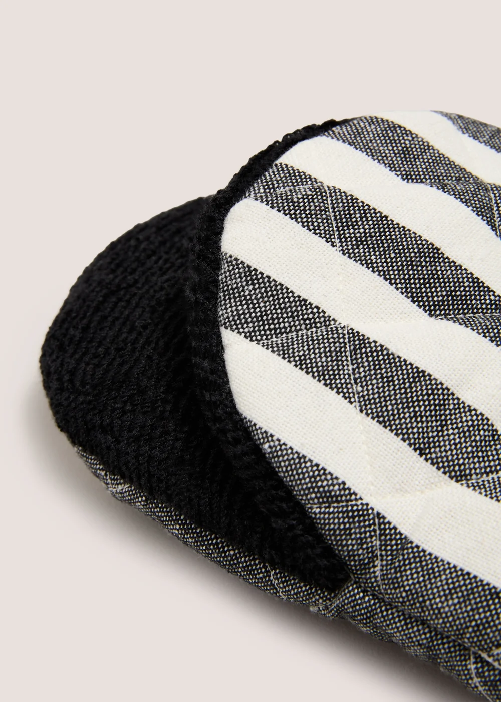 Black Striped Pot Grabbers Image 2