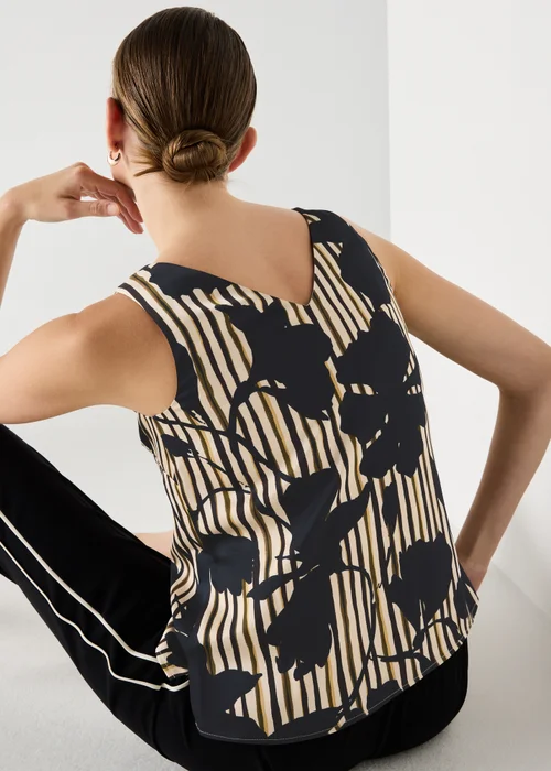 Et Vous Navy Floral Satin Co Ord Vest Top - 8 Image 2