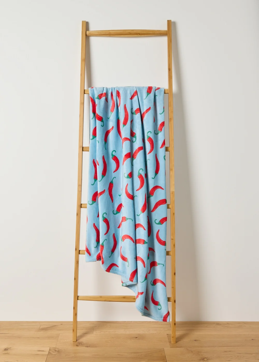 Blue Chilli Throw Image 1