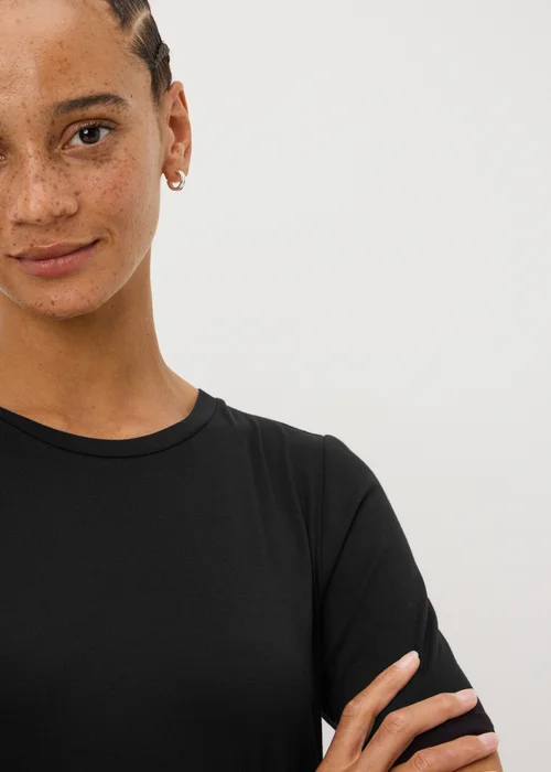 Black T-Shirt Midi Dress - 16 Image 3