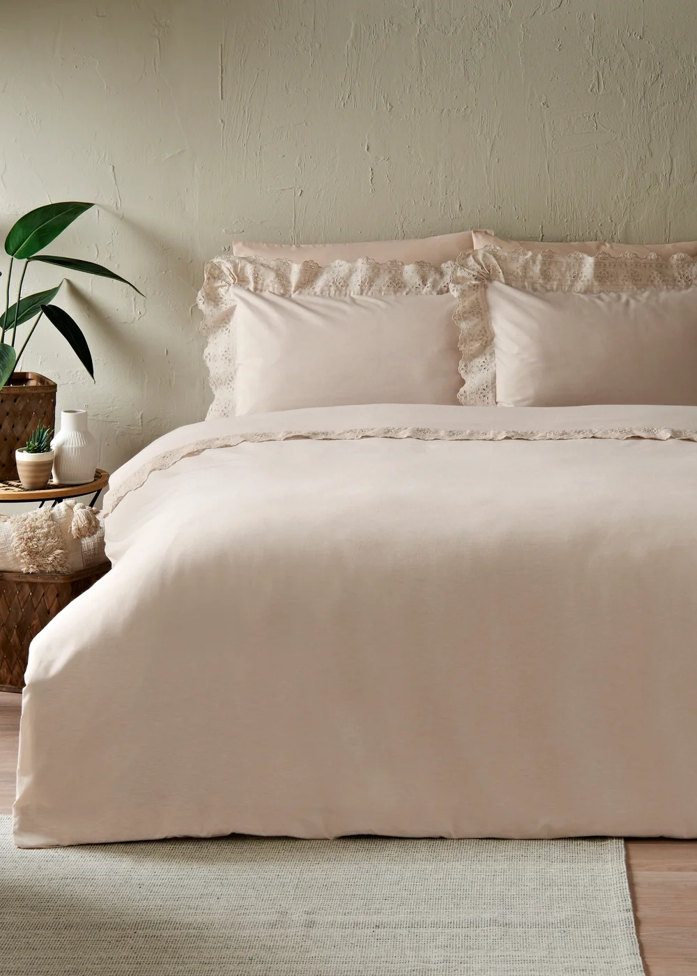 Natural Lace Frill Duvet Set - Double Image 1