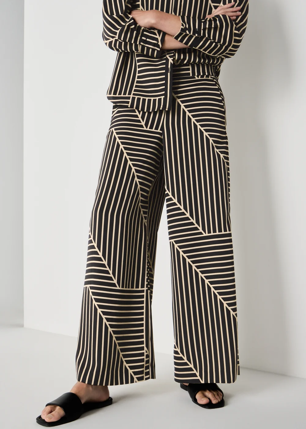 Et Vous Camel Stripe Satin Wide Leg Co Ord Trousers - 22/L29 Image 2